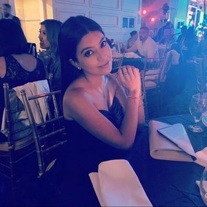 Meet your Posher, Asha